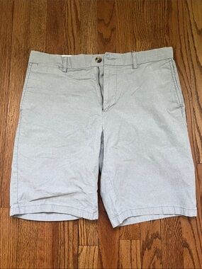 Old Navy Ultimate Slim Shorts 34